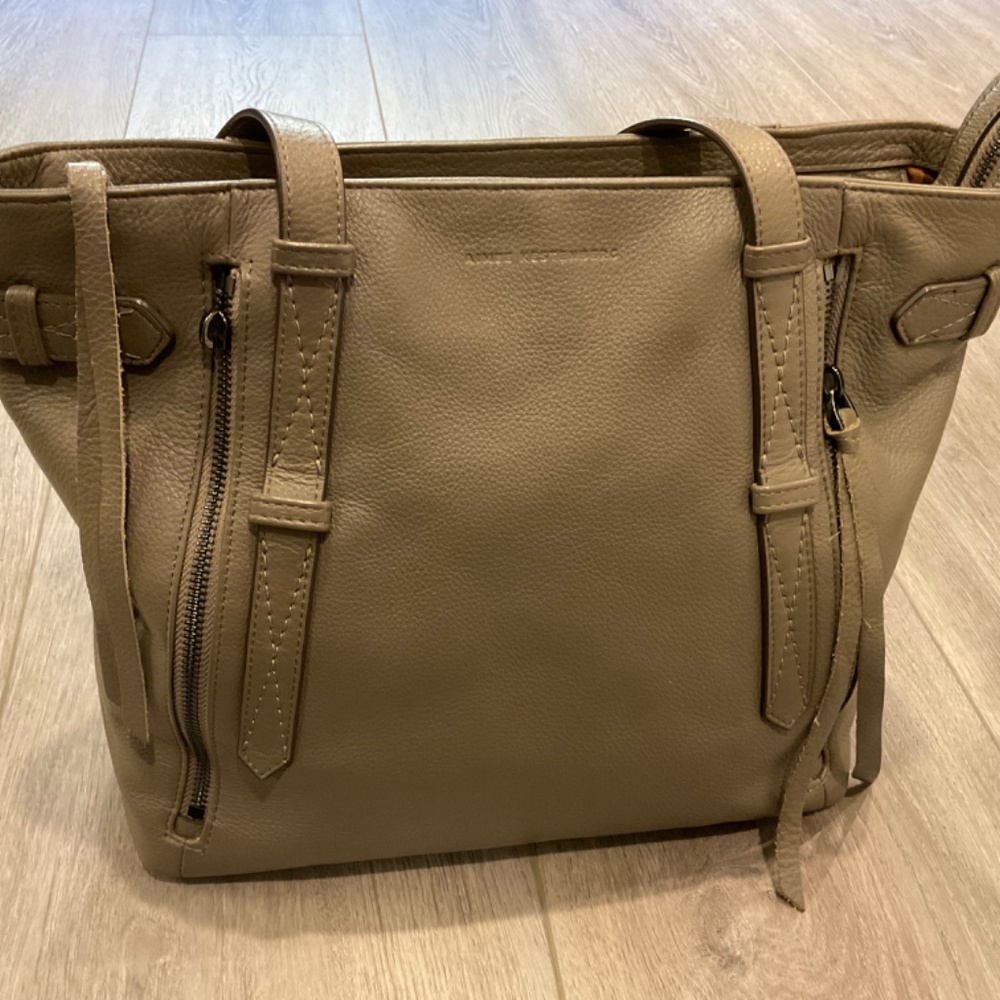Aimee Kestenberg Tote BagCity Slicker   Charcoal/Taupe  Leather